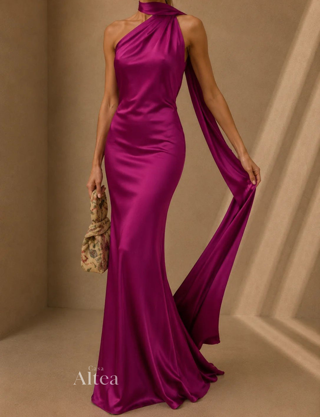 Vestido maxi satinado asimétrico Vittoria (foto del proveedor)