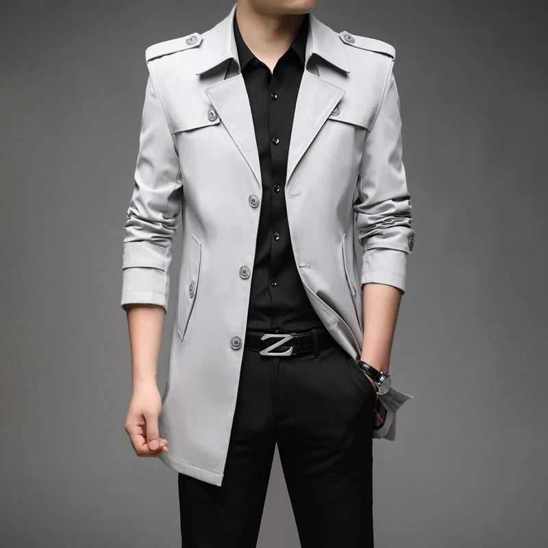 Gabardina corta estilo inglés Víctor (foto del proveedor)