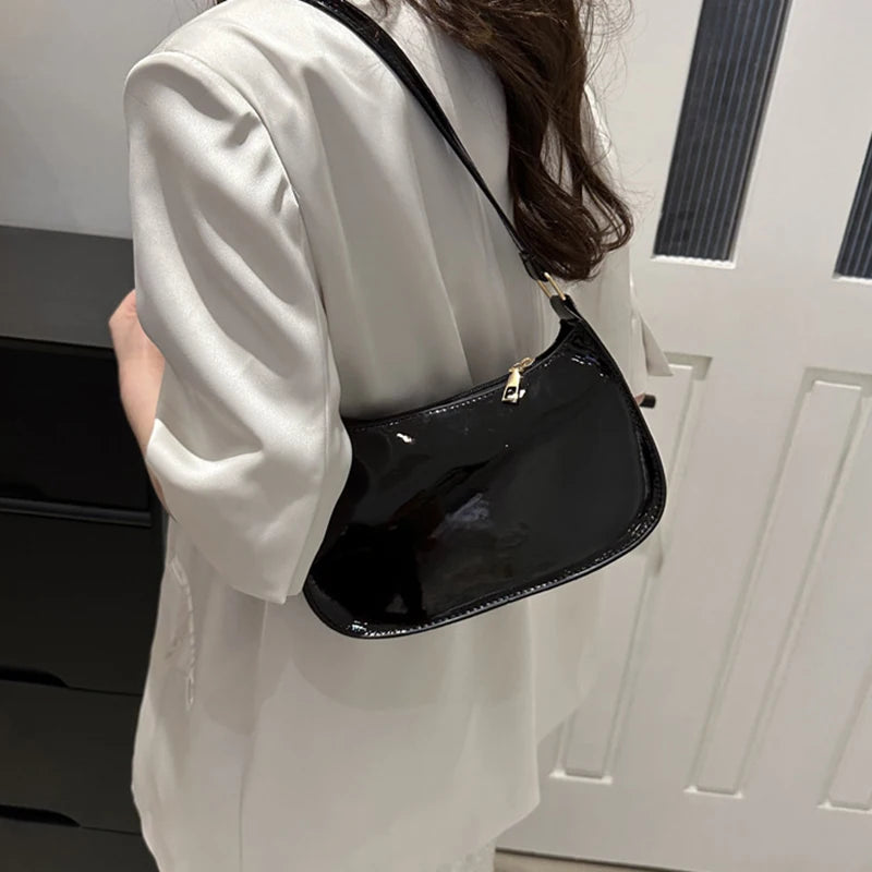 Bolso de hombro de charol Ruby - Negro
