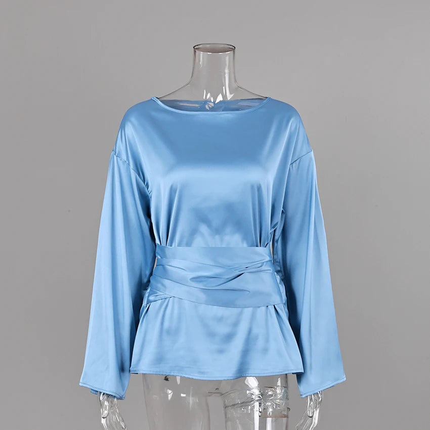 Blusa satinada con lazada Victoria (foto del proveedor)