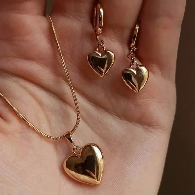 Set de collar y pendientes Estela (foto del proveedor) corazón dorado