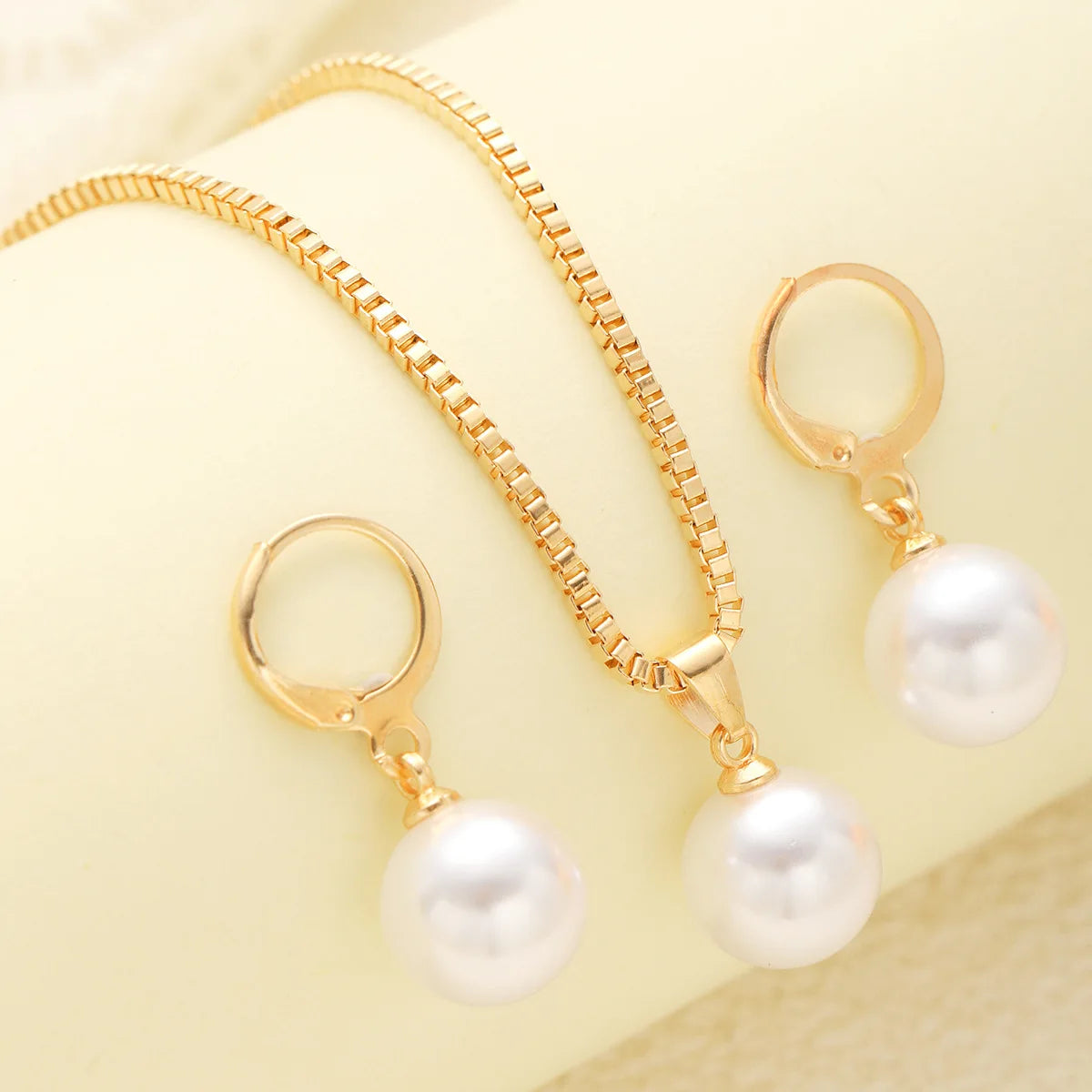 Set de collar y pendientes Estela (foto del proveedor)