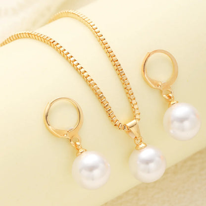 Set de collar y pendientes Estela (foto del proveedor)