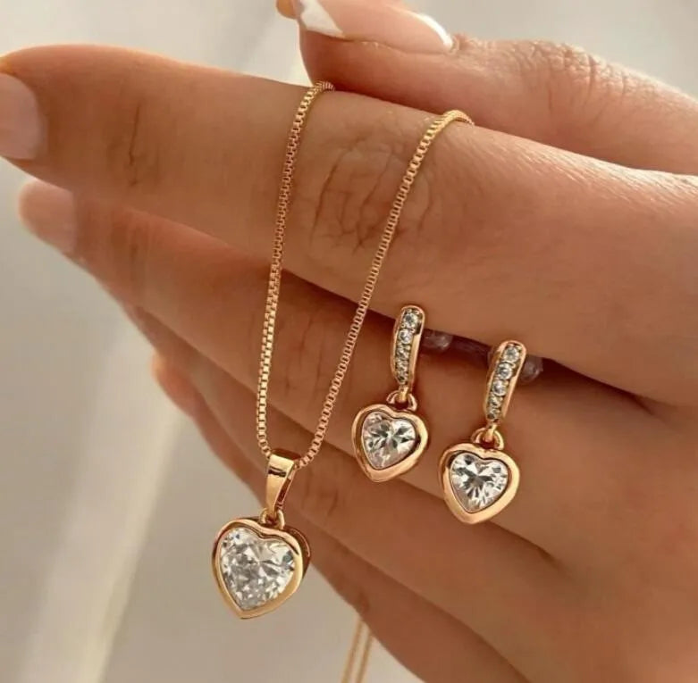 Set de collar y pendientes Estela (foto del proveedor) corazón de cristal