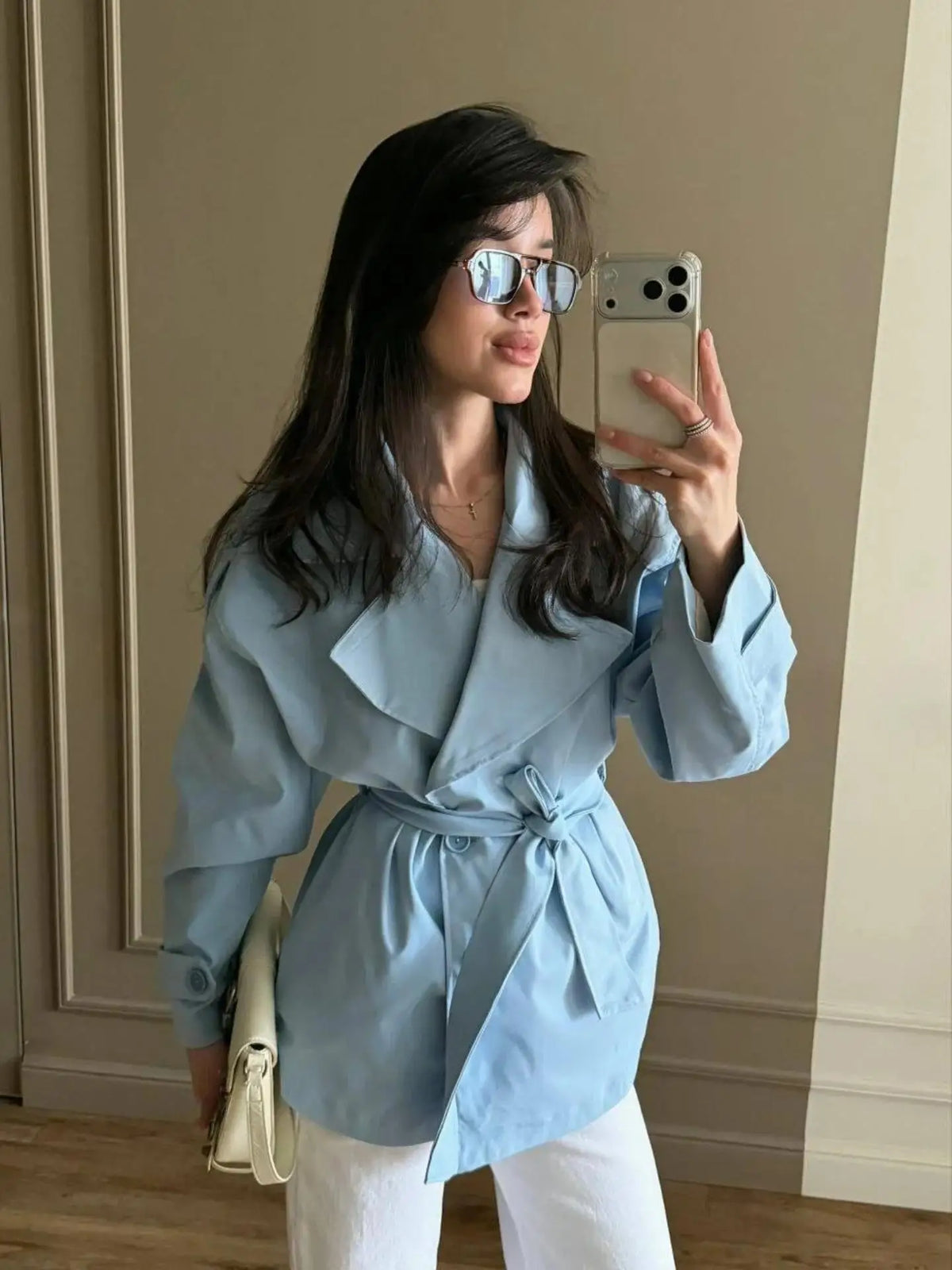Gabardina de solapa ancha con cinturón Emma (foto del proveedor)