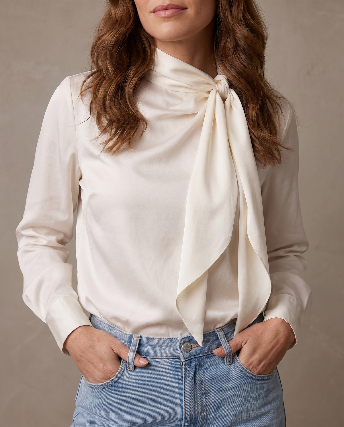 Blusa de satén con lazada al cuello Inés - Blanco
