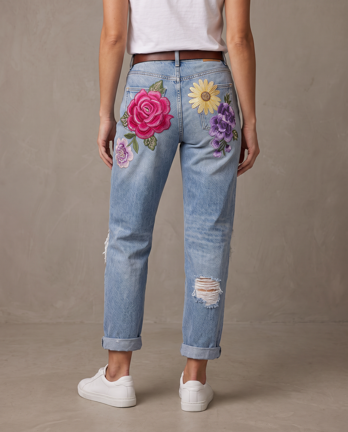 Pantalón vaquero bordado Luna