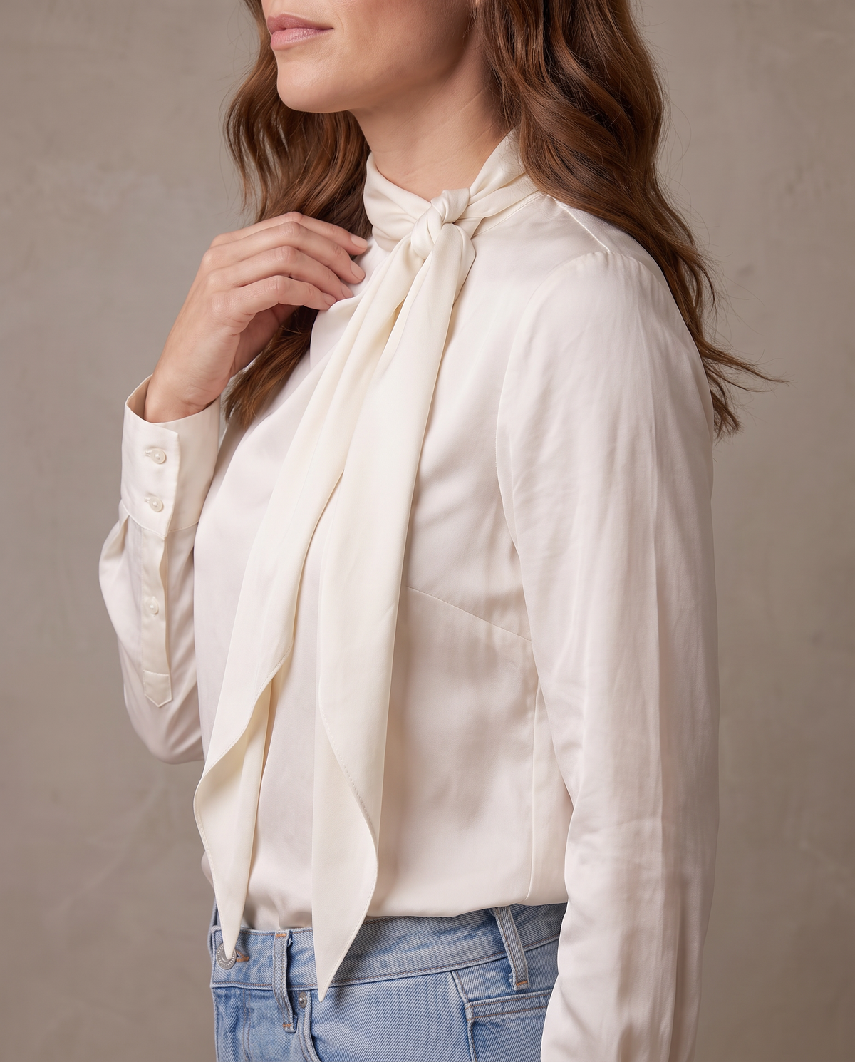 Blusa de satén con lazada al cuello Inés - Blanco