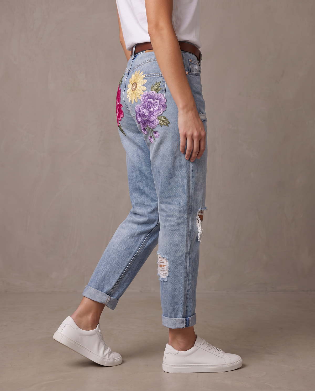 Pantalón vaquero bordado Luna