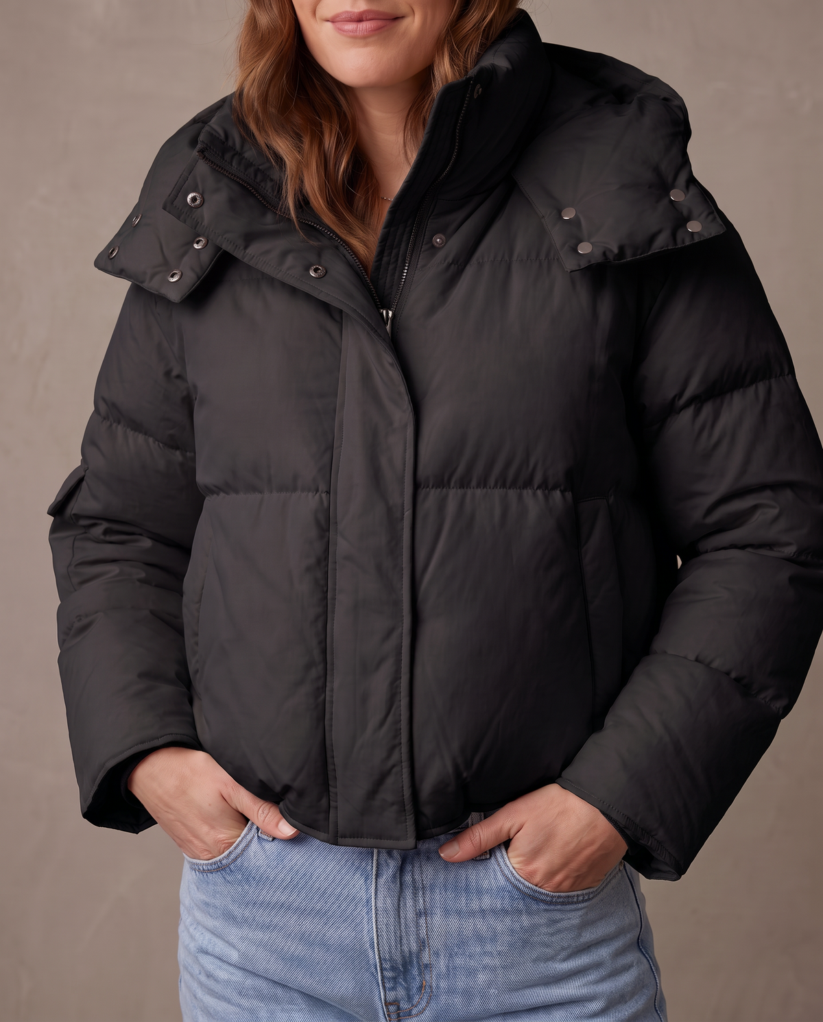 Chaqueta acolchada corta con capucha Uma - Negro