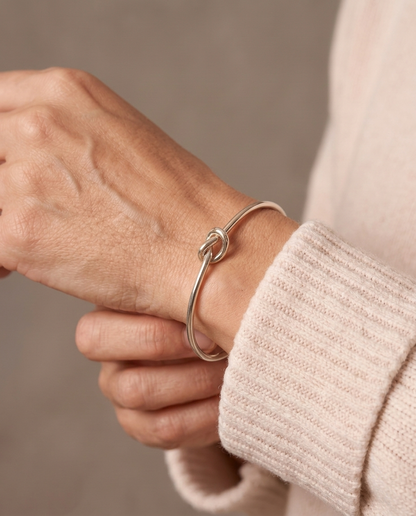 Brazalete de nudo Brisa, otra vista - Plateado