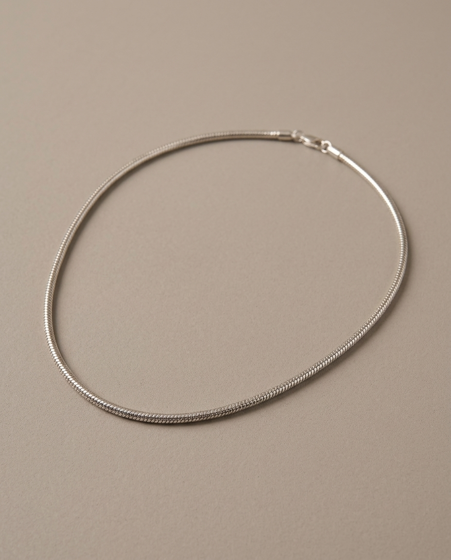 Collar de cadena serpiente Mar, vista de tres cuartos - Plateado