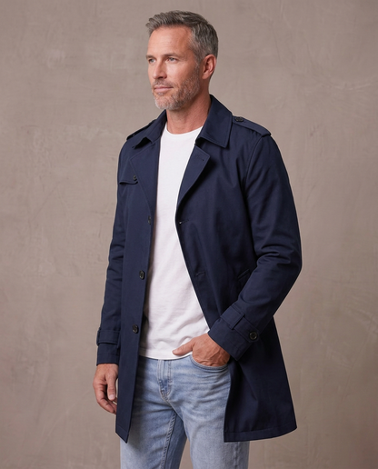 Gabardina de solapa con botones Álvaro, vista de tres cuartos - Azul marino