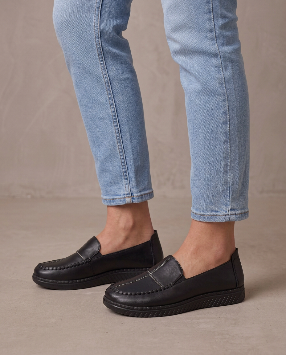 Zapato cómodo de piel sintética Pilar, vista lateral - Negro