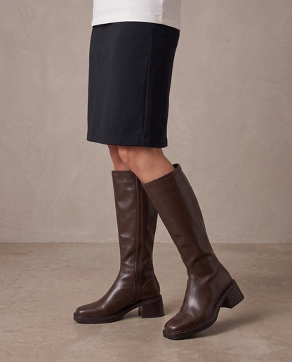 Botas altas de tacón ancho Cristina, vista lateral - Marrón