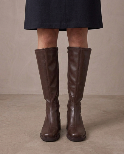 Botas altas de tacón ancho Cristina, vista de frente - Marrón