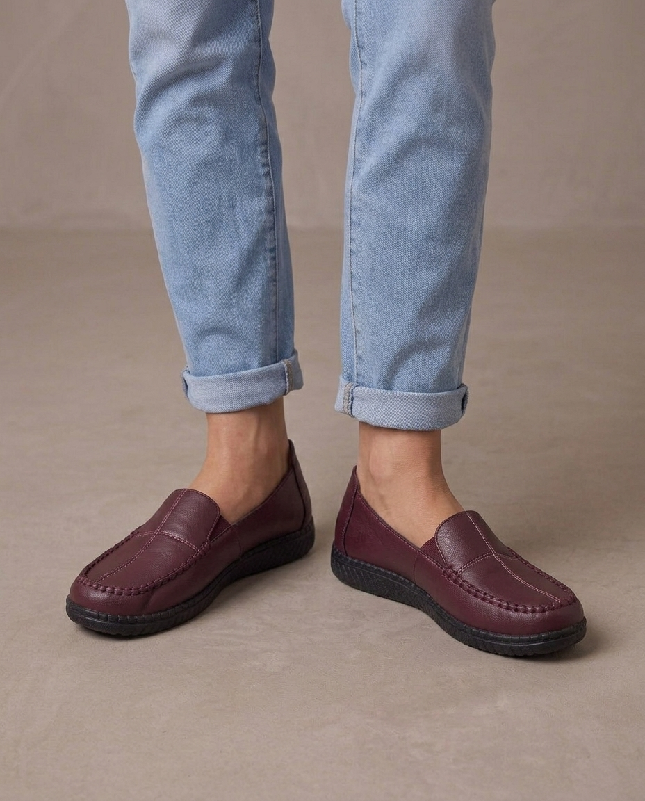 Zapato cómodo de piel sintética Pilar, vista de frente - Burdeos
