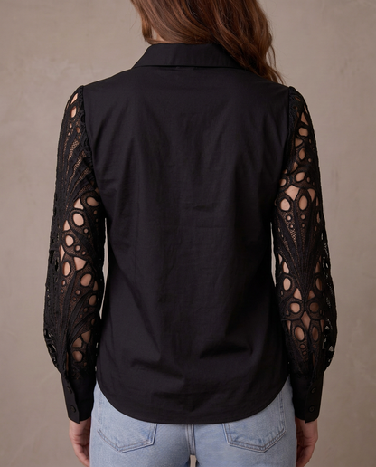Camisa con mangas de encaje calado Alba, vista de espalda - Negro