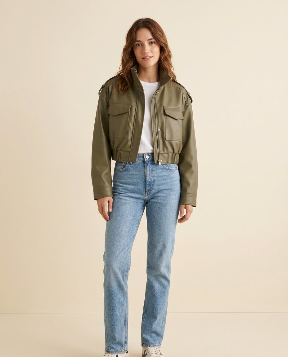 Cazadora corta efecto piel Kira - look completo - Verde caqui