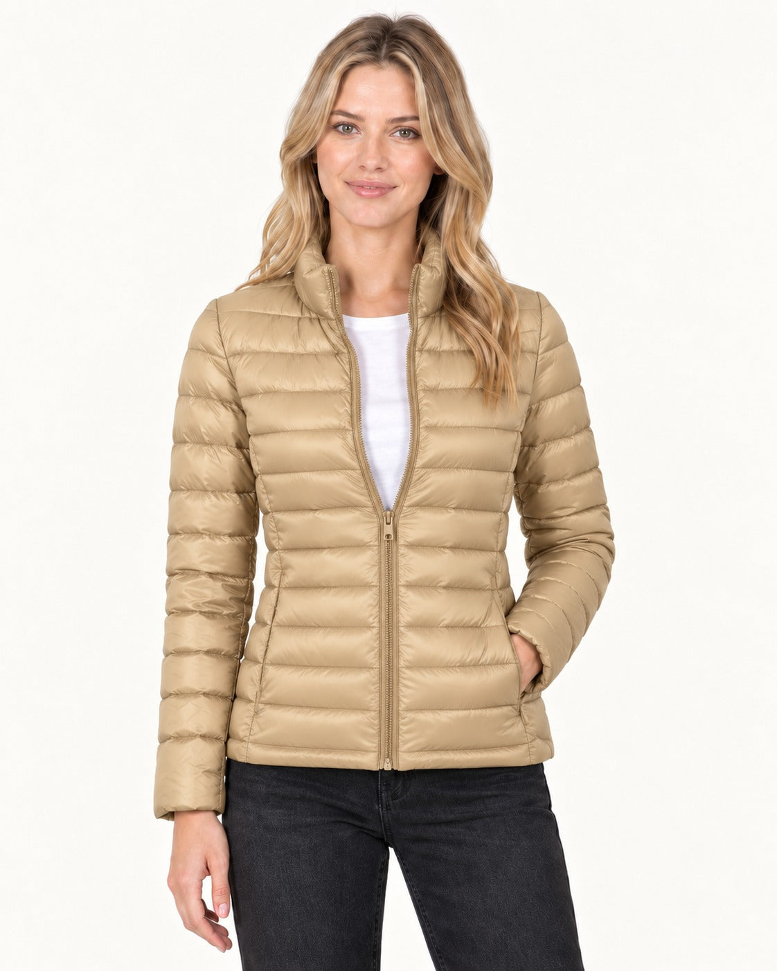 Chaqueta acolchada ultraligera Noa en color camel