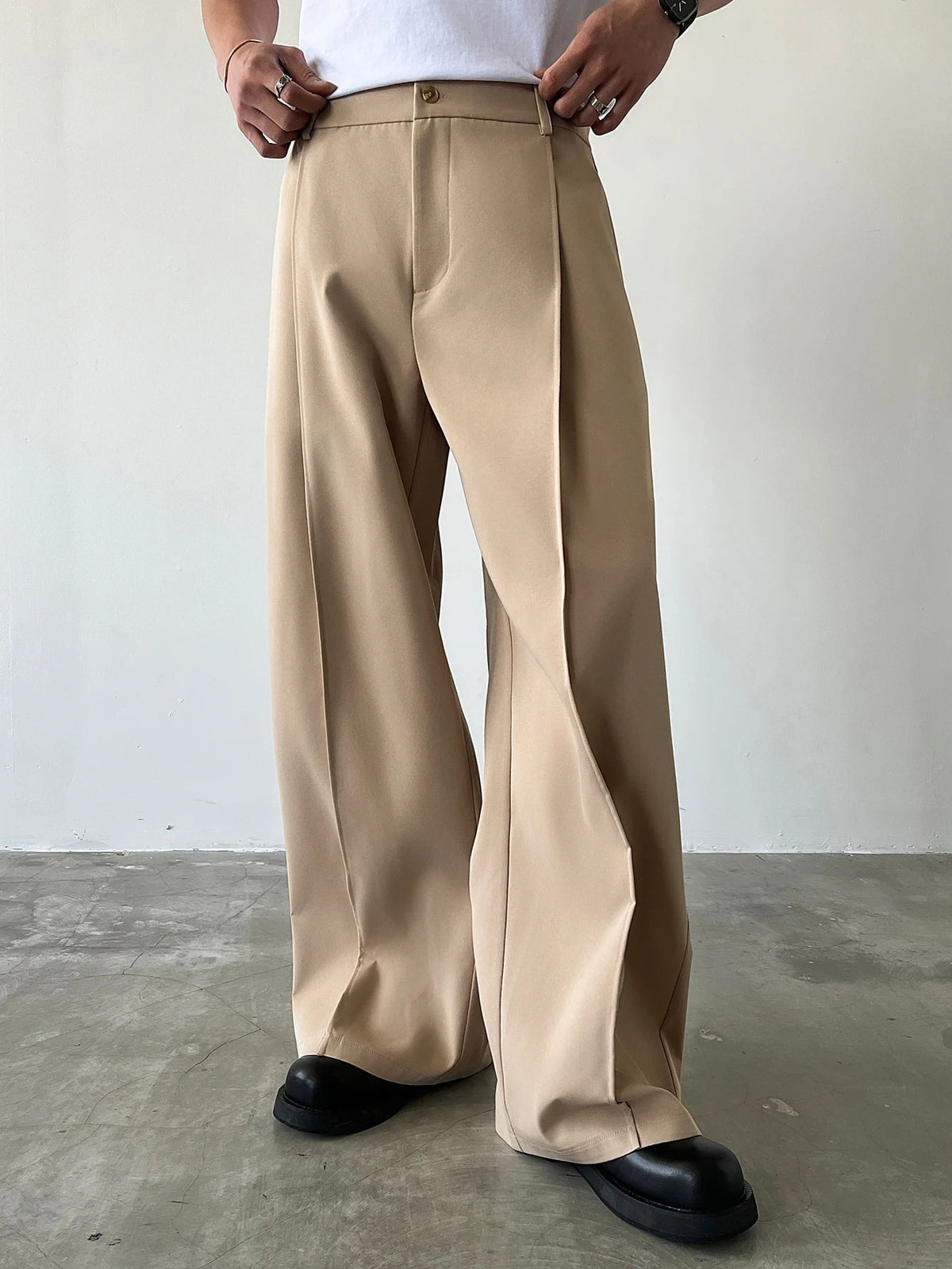 Pantalón de vestir de pinzas en beige